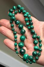 Collier en malachite, Enlèvement ou Envoi