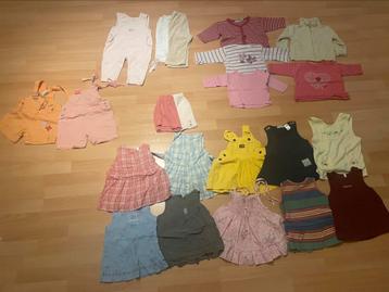 Lot 22 vêtements fille taille 68 (6 mois) beschikbaar voor biedingen
