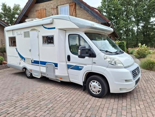 Prachtige mclouis vastbed ruime zitgroep airco 2008, Caravans en Kamperen, Mobilhomes, Bedrijf, McLouis, Handgeschakeld, Schotel