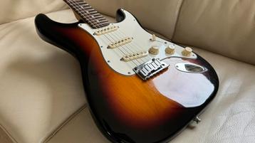 Fender Stratocaster USA 2004 - Prix diminué! disponible aux enchères