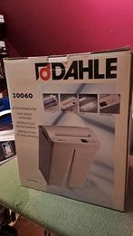 Papier versnipper., Ophalen