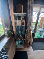 Vitrine kast en 2 tuin stoel (nieuwe), Huis en Inrichting, Ophalen, Zo goed als nieuw