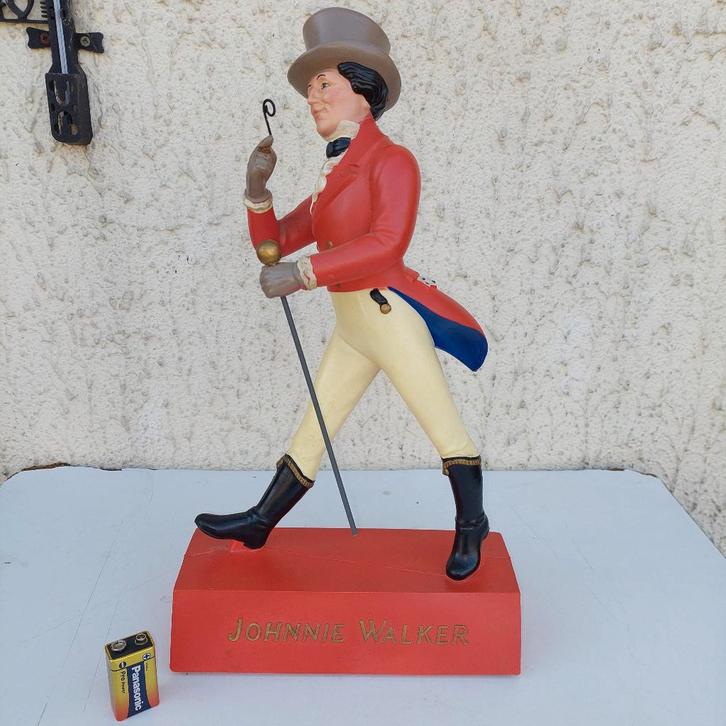 FIGURINE STATUE JOHNNIE WALKER WHISKY DANDY STRIDING MAN, Collections, Marques & Objets publicitaires, Utilisé, Autres types, Enlèvement ou Envoi