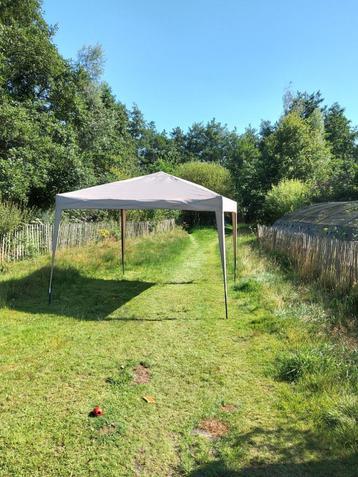 Party tent 3m x 3m beschikbaar voor biedingen