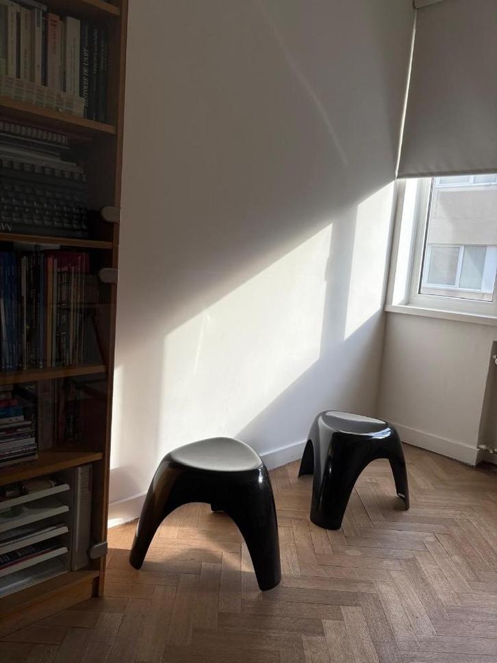 Vintage design: 2 x Elephant Stool van Sori Yanagi, Huis en Inrichting, Krukjes, Gebruikt, Kunststof, Ophalen