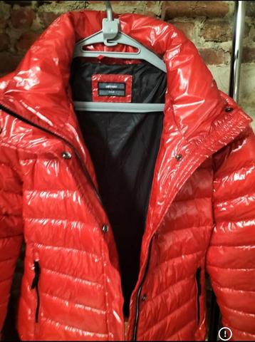 Puffer jas disponible aux enchères