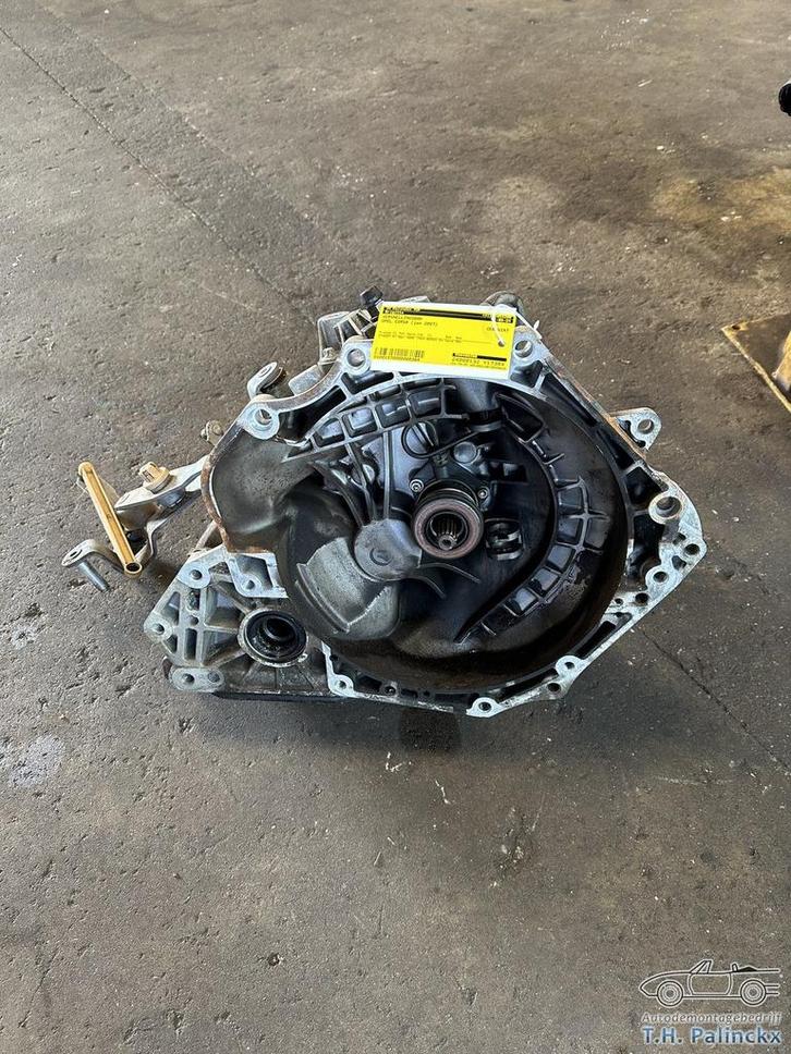 Versnellingsbak Opel Corsa D 1.4 16V Twinport 2007, Auto-onderdelen, Transmissie en Toebehoren, Opel, Gebruikt, Ophalen of Verzenden