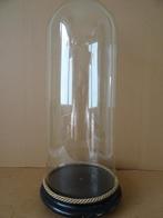 À la recherche d'une cloche en verre antique, Enlèvement