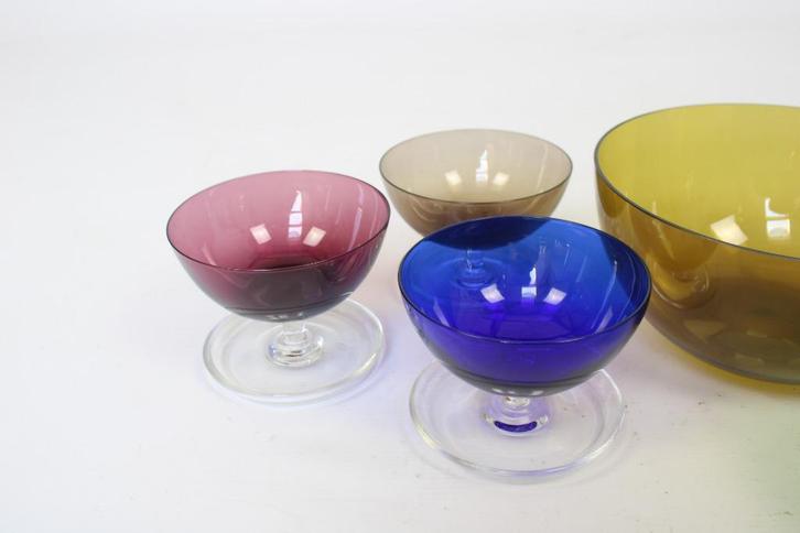 Set dessertbowls. Fins mid century design van Saara Hopea., Antiek en Kunst, Kunst | Designobjecten, Ophalen