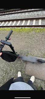 Trottinette xiaomi pro 2 / axe de potence pas stable à empli, Vélos & Vélomoteurs, Trottinettes, Enlèvement ou Envoi, Utilisé