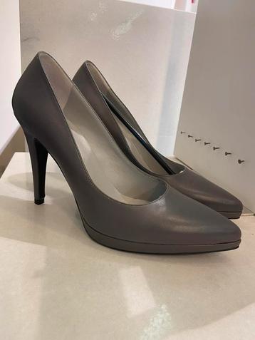 Frida pumps grijs maat 40 - Nieuw beschikbaar voor biedingen