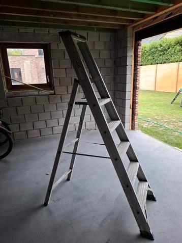 DAS ladder 5 treden beschikbaar voor biedingen
