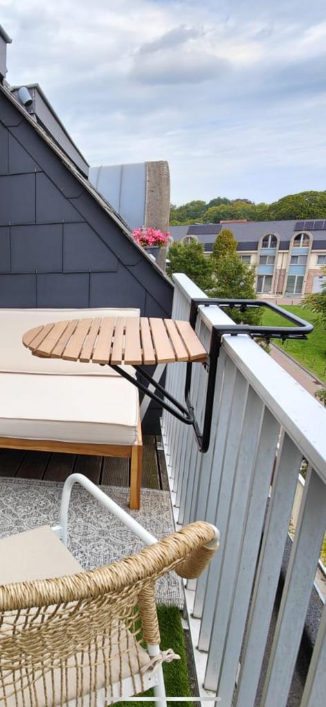 Balkontafel z.g.a.n. merk CASA, Tuin en Terras, Tuintafels, Zo goed als nieuw, Ophalen