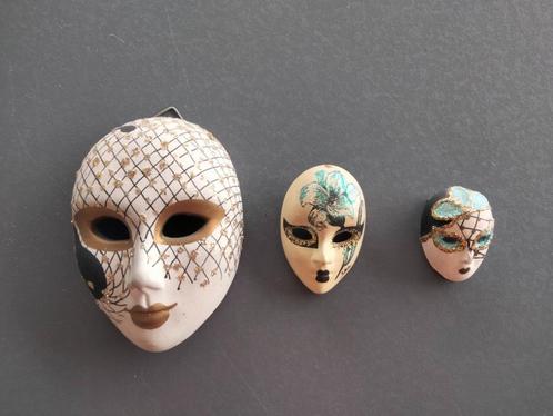 LOT de 3 Beaux petits masques de Venise, Antiquités & Art, Antiquités | Porcelaine, Enlèvement ou Envoi