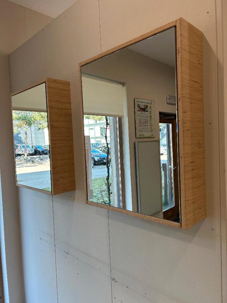 Badkamer hangkast met spiegel in Tilly vuren fineline, Huis en Inrichting, Badkamer | Badkamermeubels, Nieuw, Spiegelkast, Minder dan 100 cm