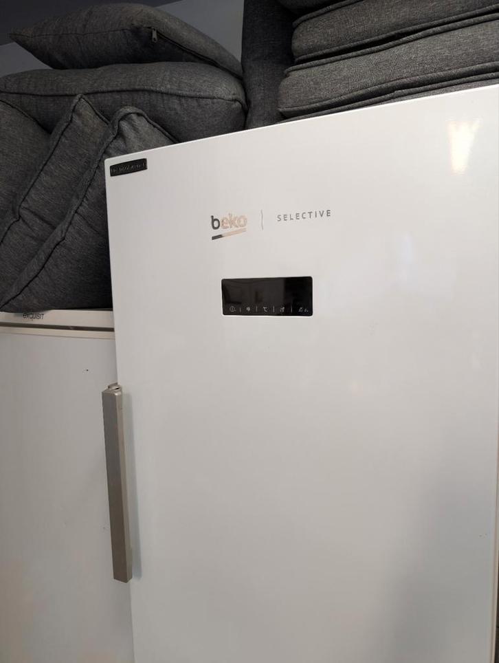 Diepvriezer in nieuwstaat, Elektronische apparatuur, Vriezers en Diepvrieskisten, Ophalen