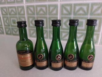 Miniatuur flesjes cognac Remy Martin 3cl  Courvoisier 4cl beschikbaar voor biedingen