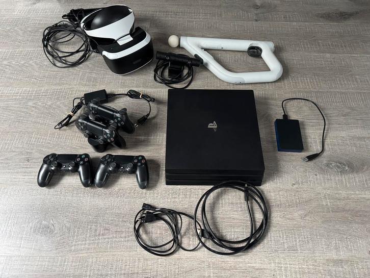 Playstation 4 Pro, PSVR1 + extras, Games en Spelcomputers, Spelcomputers | Sony PlayStation 4, Gebruikt, Pro, 1 TB, Met 3 controllers of meer