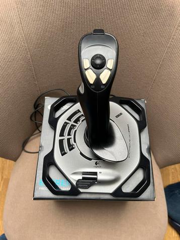 Logitech extrême 3D pro beschikbaar voor biedingen