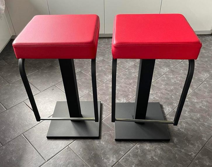 Moderne barkrukken, Huis en Inrichting, Barkrukken, Zo goed als nieuw, Draaibaar, Ophalen