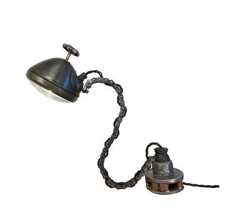 Industriële staande burolamp van oude metalen onderdelen, Huis en Inrichting, Lampen | Overige, Nieuw, Ophalen of Verzenden