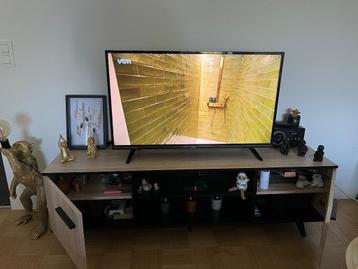 Wayne Tv kast en barkast beschikbaar voor biedingen