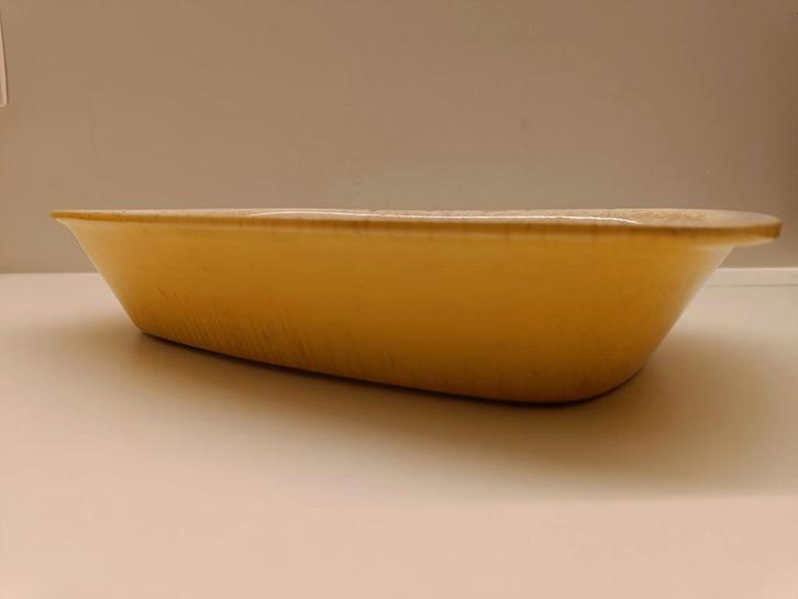 Toffe keramieken ovenschaal in originele gele kleur - retro!, Huis en Inrichting, Keuken | Servies, Gebruikt, Schaal of Schalen