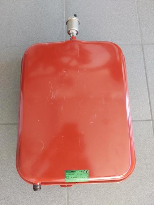 Nieuw expansievat 18 liter voor junkers nieuw !, Doe-het-zelf en Bouw, Chauffageketels en Boilers, Ophalen of Verzenden