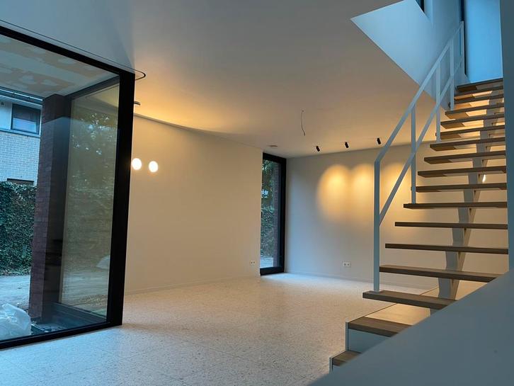 Professioneel Schilder & Behanger – Spuitwerk Specialist, Diensten en Vakmensen, Klusjesman en Klusbedrijf, 24-uursservice