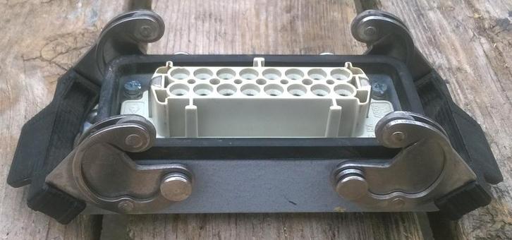 Stekker 6 polig female chassisdeel Harting, Muziek en Instrumenten, Kabels en Stekkers, Gebruikt, Apparatuur, Ophalen of Verzenden