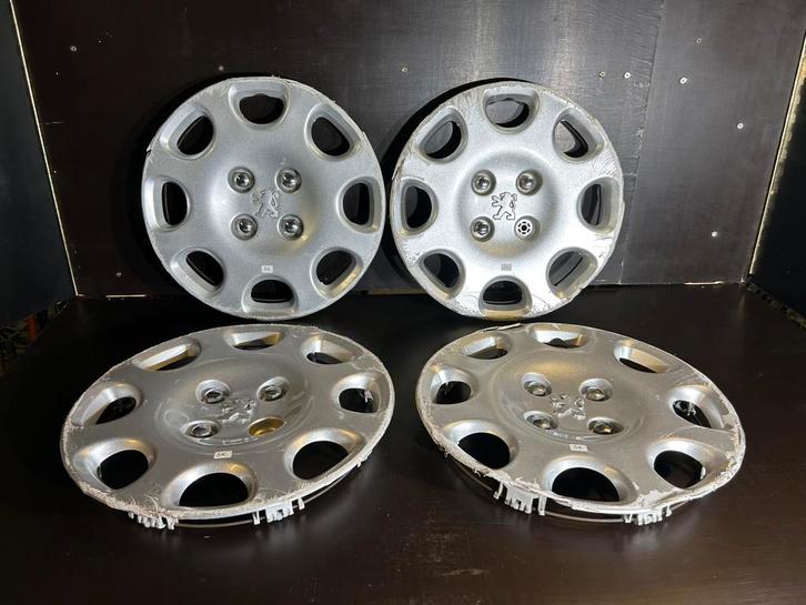 4 originele Peugeot 206 207 partner 14" wieldoppen, Auto diversen, Wieldoppen, Gebruikt, Ophalen of Verzenden