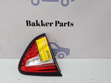 Achterlicht links van een Renault Captur beschikbaar voor biedingen