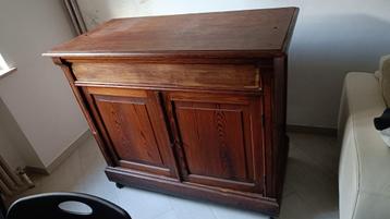 Commode en bois aver portes