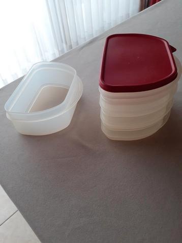 Allerlei Tupperware, gebruikt, maar nog in goede staat.  beschikbaar voor biedingen