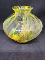 Vaasje verschillende kleuren, Antiek en Kunst, Antiek | Glaswerk en Kristal, Ophalen of Verzenden