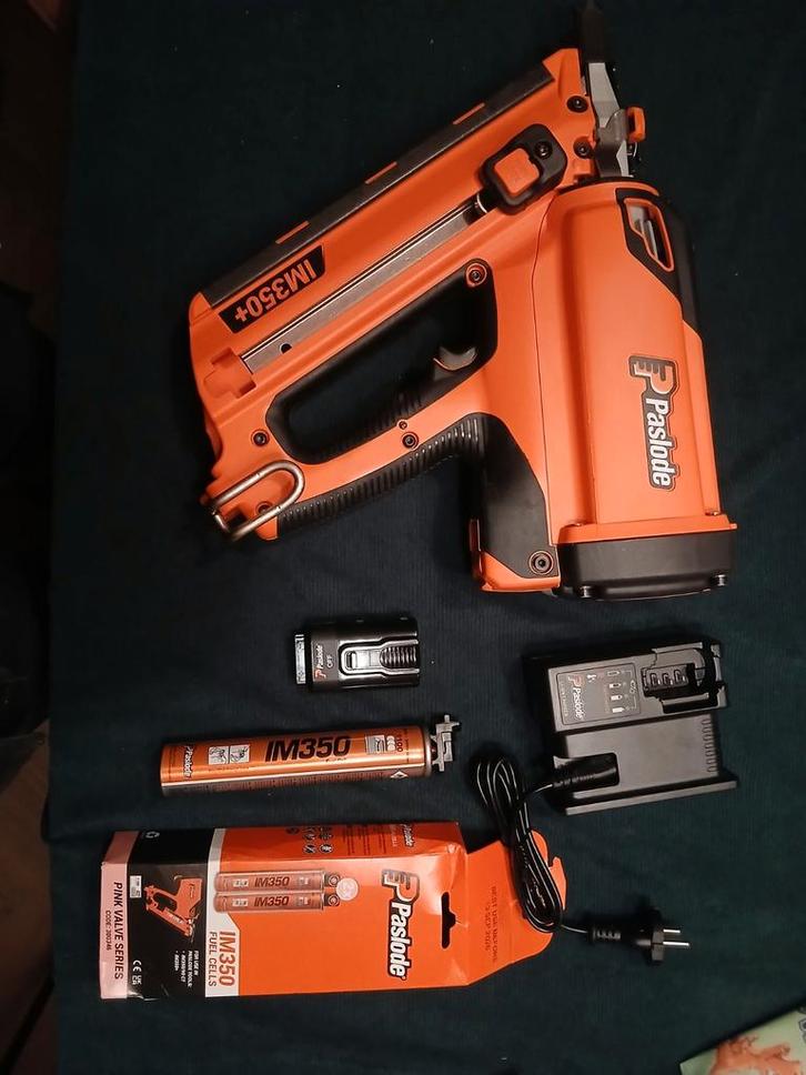 Paslode IM350+ tacker op accu en gas, Bricolage & Construction, Outillage | Autres Machines, Enlèvement