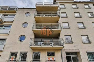 Appartement te koop in Woluwe-Saint-Lambert, 135 m², Appartement, 142 kWh/m²/an