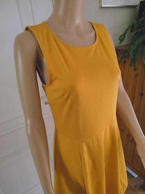 leuke zomer jurk van h&m, Kleding | Dames, Jurken, Zo goed als nieuw, Maat 38/40 (M), Geel, Knielengte, Verzenden