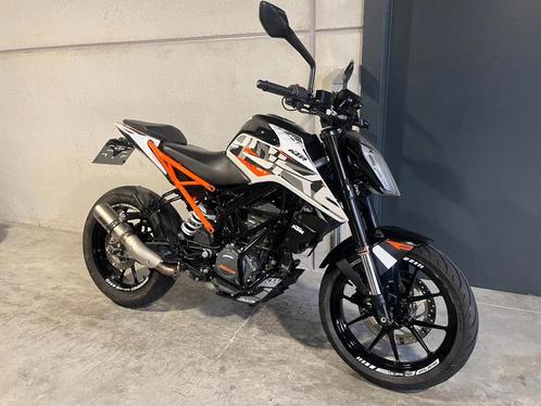 KTM Duke 125 met opties (bj 2017), Motoren, Motoren | KTM, Bedrijf, Overig, 11 kW of minder