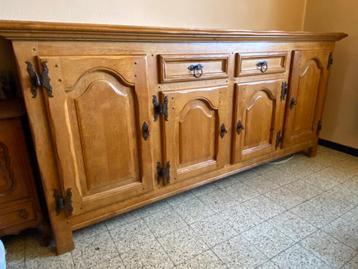 Meuble buffet en chêne massif  beschikbaar voor biedingen