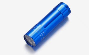 2 kleine zaklampen beschikbaar voor biedingen