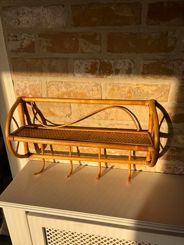 Vintage rotan kapstok beschikbaar voor biedingen