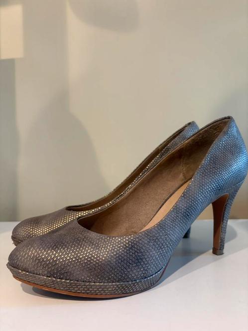 Éram taupe kleur pumps (39) - nieuwstaat, Kleding | Dames, Schoenen, Pumps, Ophalen of Verzenden