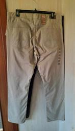 2 Splinternieuwe Herenbroeken Large Beige en Donkerblauw, Ophalen, Maat 52/54 (L), Beige, Nieuw