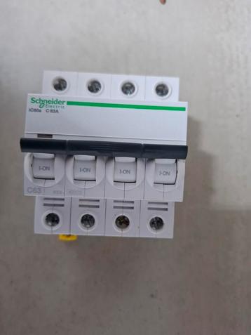 Automaat / zekering / onderbreker 63A 4 polig schneider, Enlèvement, Comme neuf