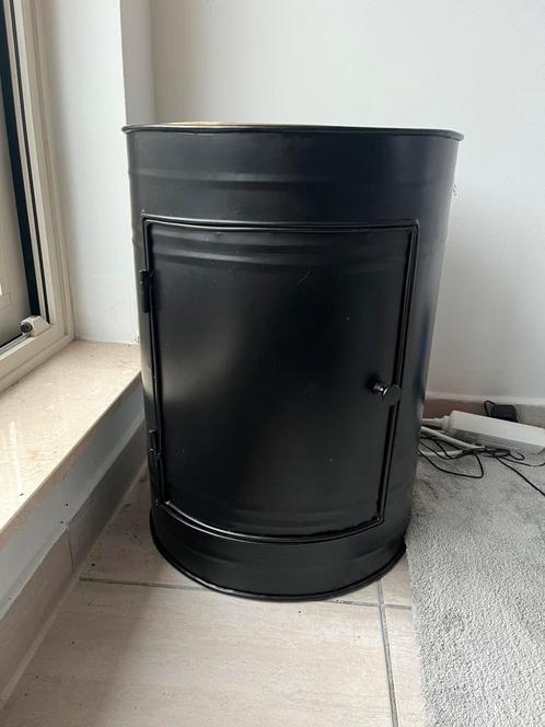 Bijzettafel Liam Leenbakker, Huis en Inrichting, Tafels | Bijzettafels, Zo goed als nieuw, Rond, 45 tot 60 cm, 55 tot 75 cm, Metaal of Aluminium