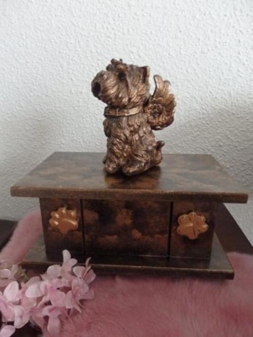 Westy hondenbeeldje handgemaakt op urn als set te koop, Dieren en Toebehoren, Honden-accessoires, Nieuw, Verzenden