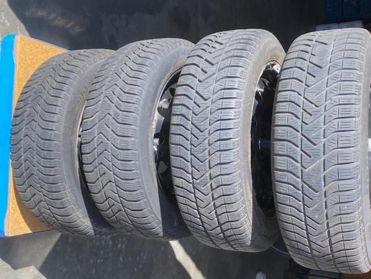 Pneus hiver 185/60 R15 88T, Auto-onderdelen, Banden en Velgen, Band(en), Winterbanden, 15 inch, 185 mm, Personenwagen, Gebruikt