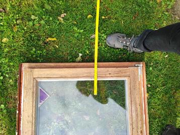 Vast raam hout beschikbaar voor biedingen