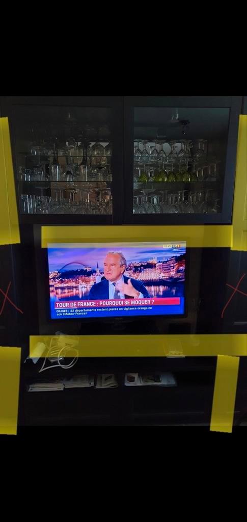 Ikea - Besta - tv-meubel (laag) + vitrinekast (boven), Huis en Inrichting, Kasten |Televisiemeubels, Zo goed als nieuw, Ophalen